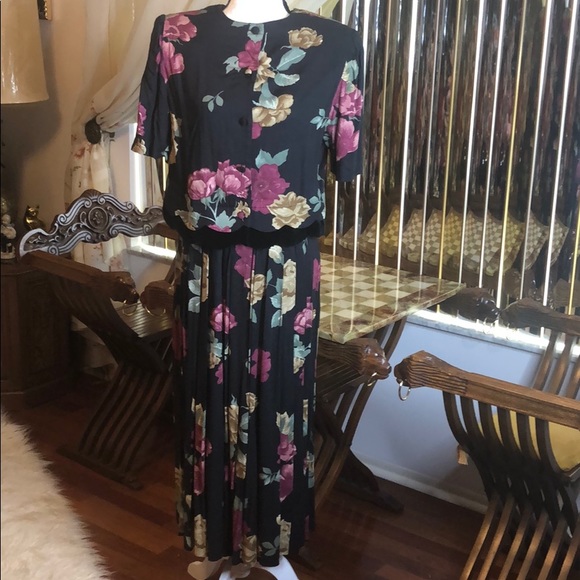 Casual Corner Dresses & Skirts - 2-pc Black/Burgundy Floral CASUAL CORNER Dress Set